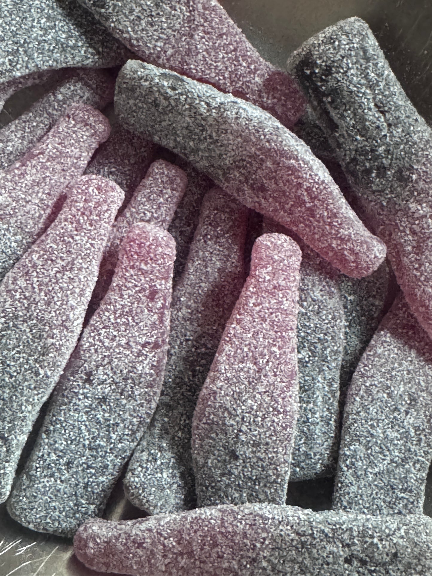 Giant fizzy cherry cola bottles 100g