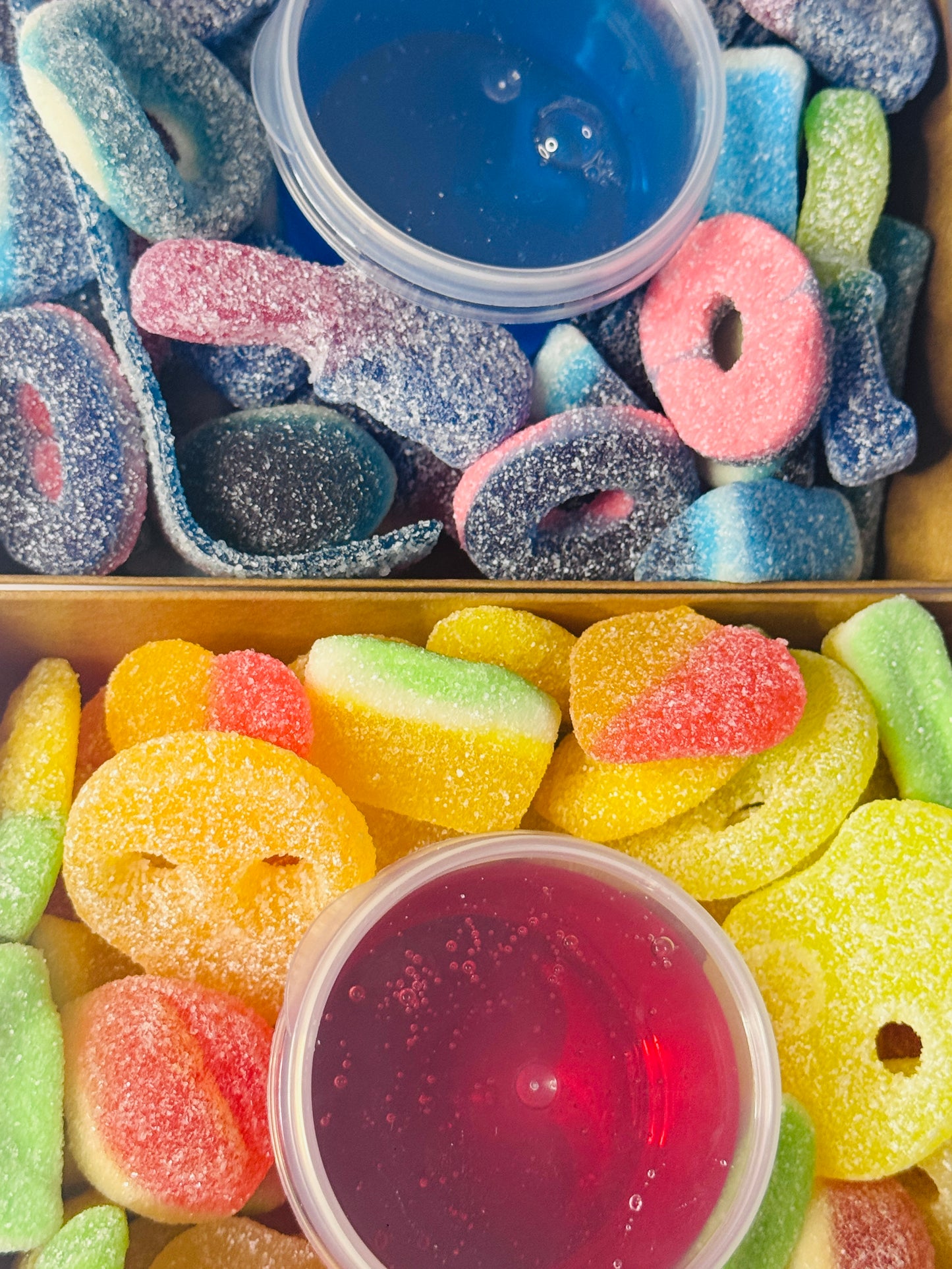Sweet box with dip