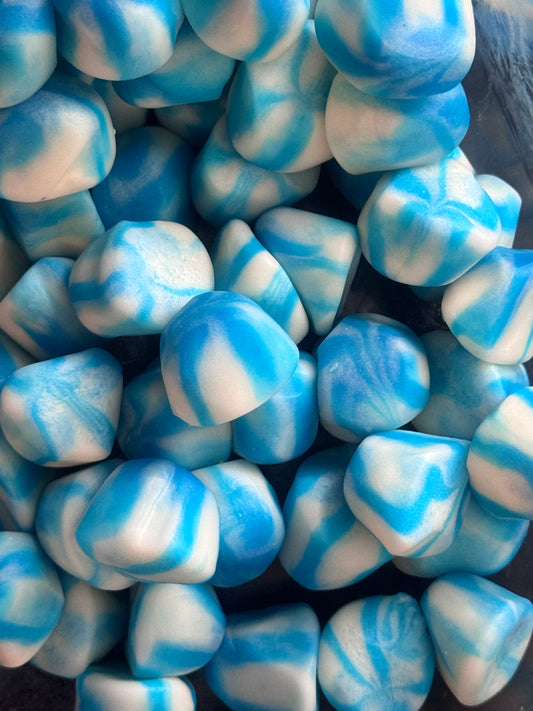 Blue twist kisses 100g