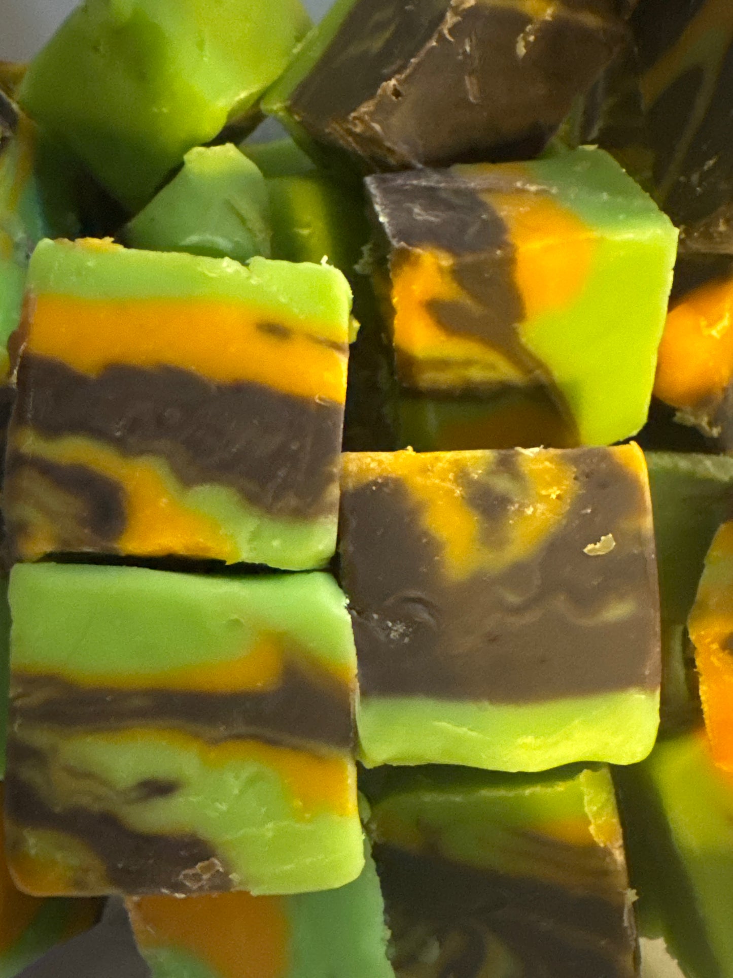 Chocolate,honey & pistachio fudge 100g